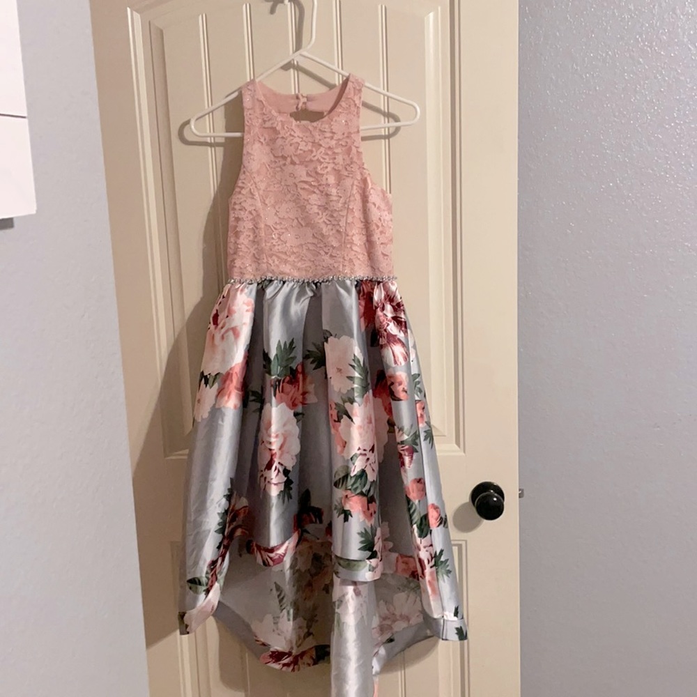 Girls dress
